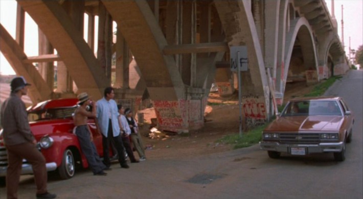 Hodges and McGavin roll up on members of the White Fence gang